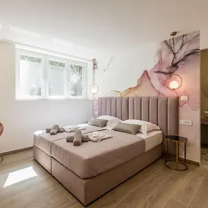  Gasthuis Diamond Luxury Kroatië
